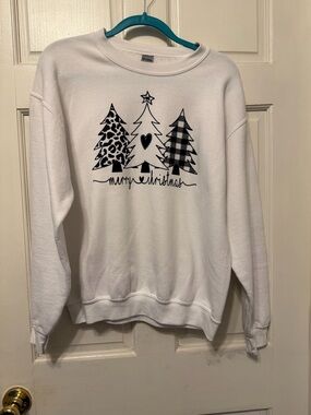 White 'Merry Christmas' Tree Graphic Sweatshirt